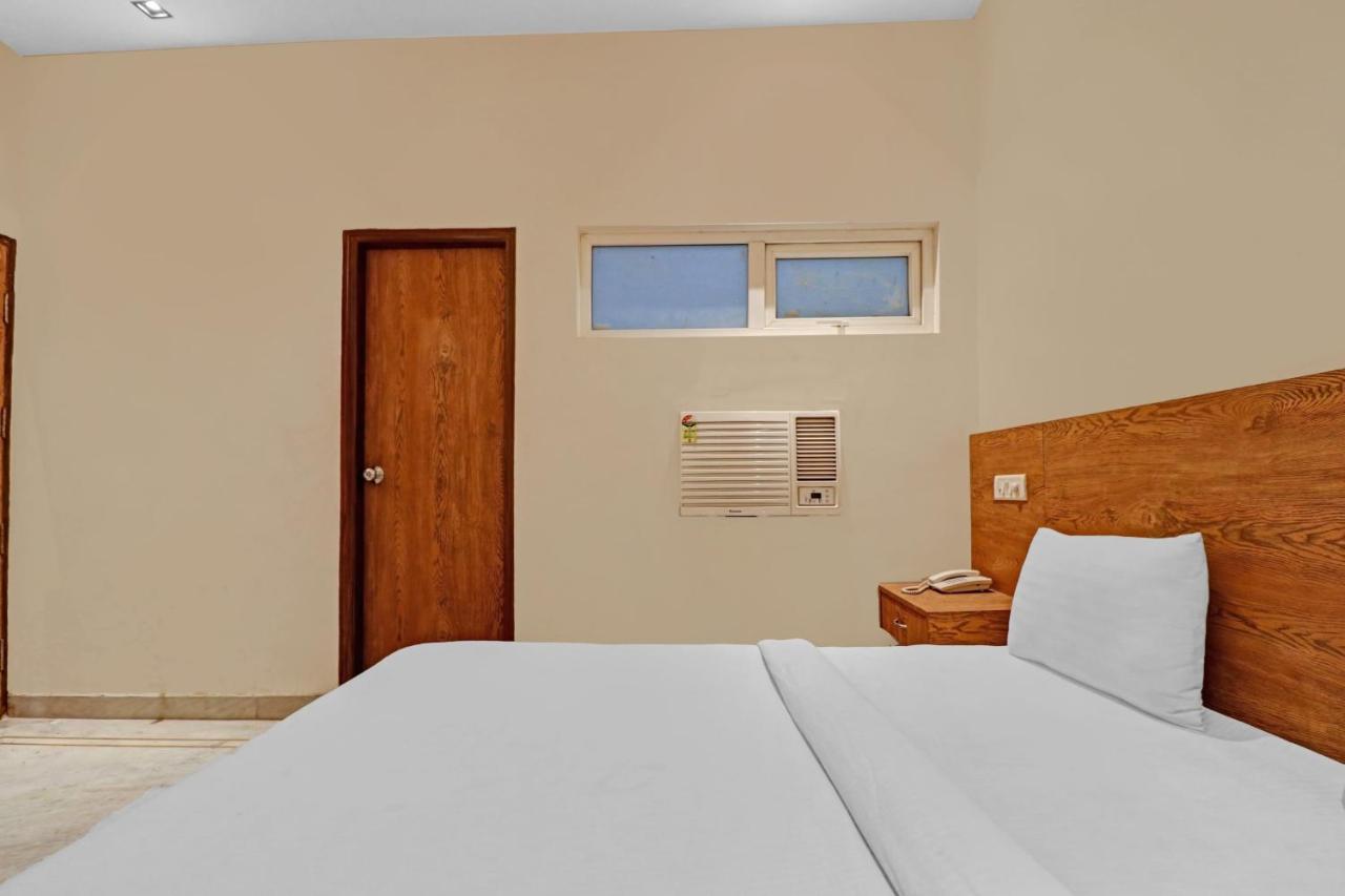 Airport Hotel Goodluck New Delhi Exterior photo