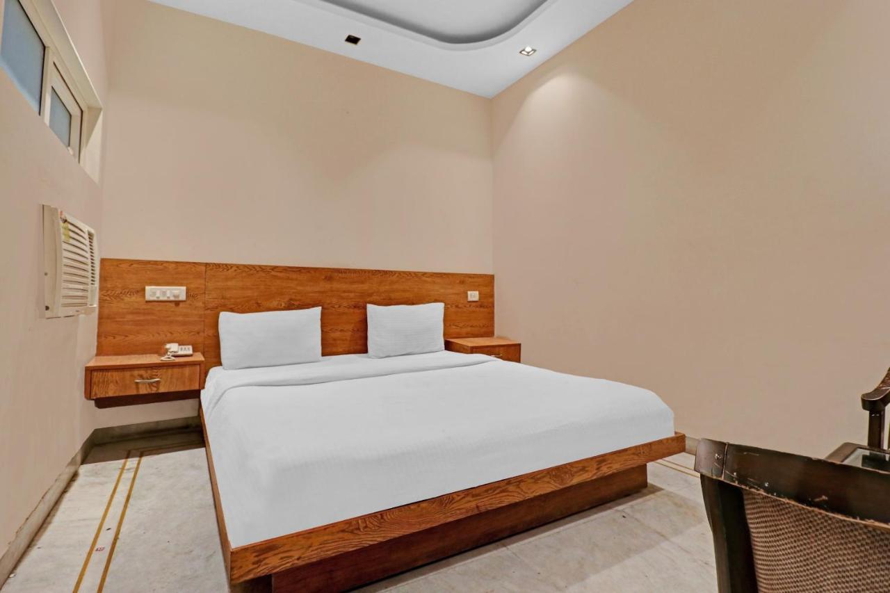 Airport Hotel Goodluck New Delhi Exterior photo