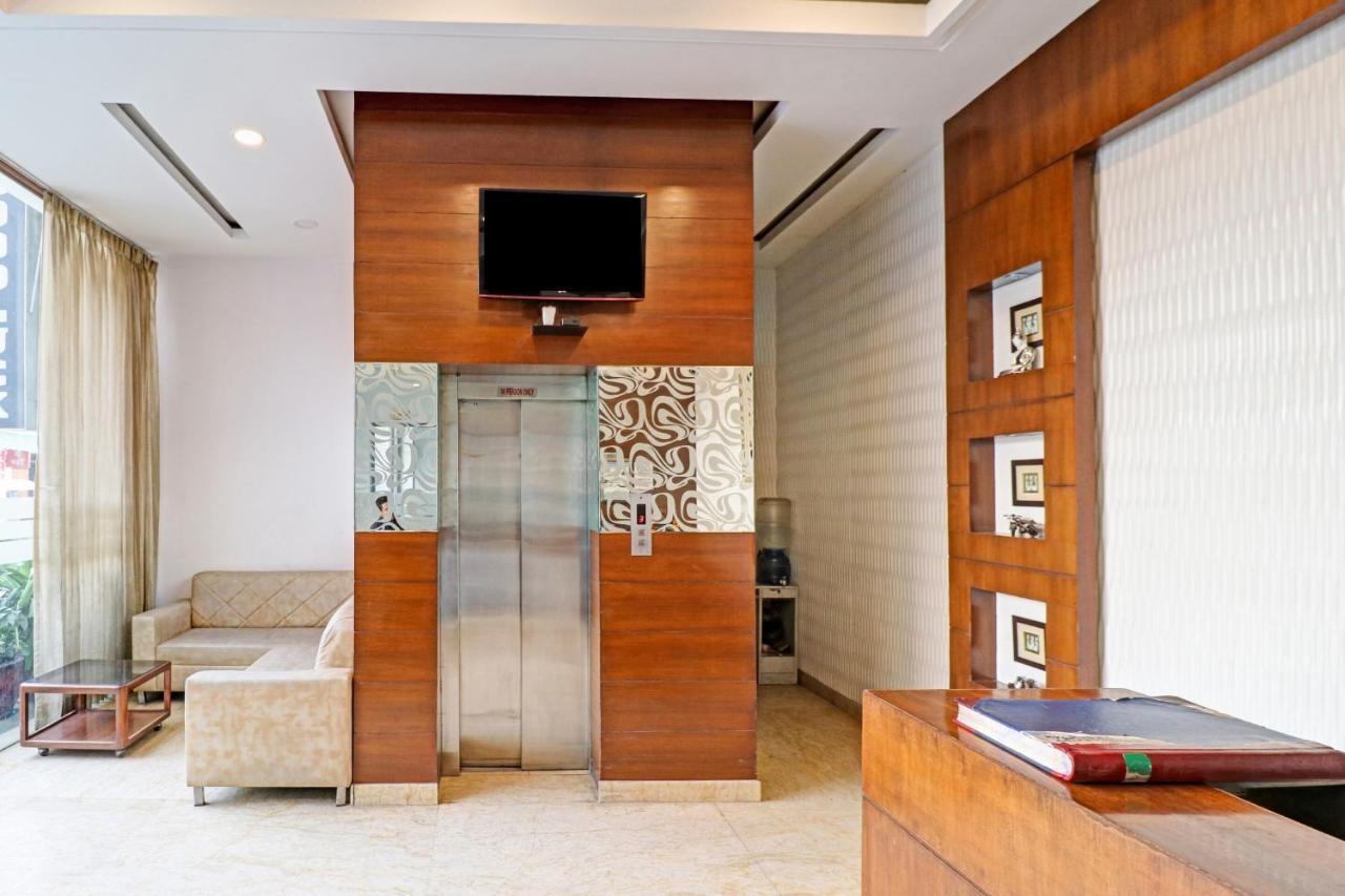 Airport Hotel Goodluck New Delhi Exterior photo