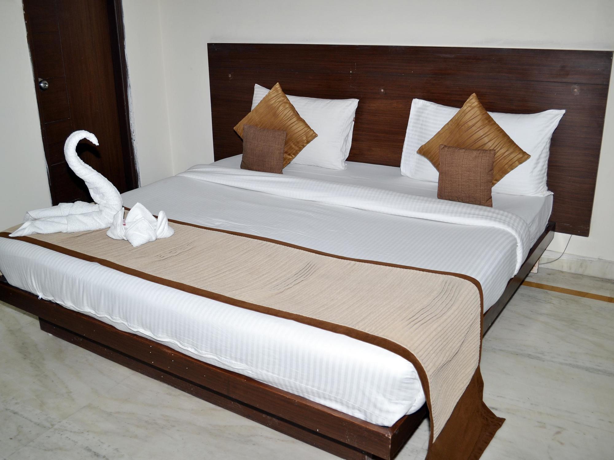 Airport Hotel Goodluck New Delhi Exterior photo